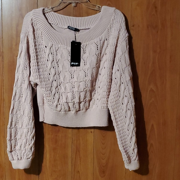 Nasty Gal Tops - 💕Nasty gal crop sweatshirt 💕